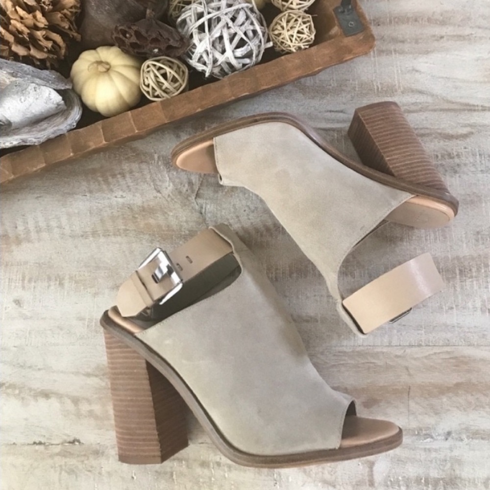Marc Fisher Ankle Strap Heels Stacked Heel Leather and Suede Size 9